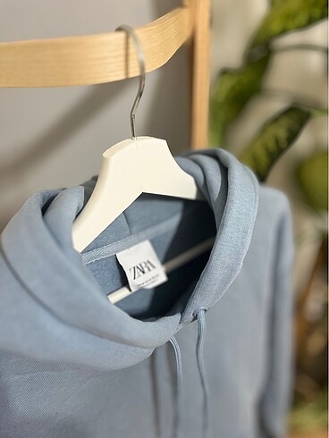 Zara Sweatshirt