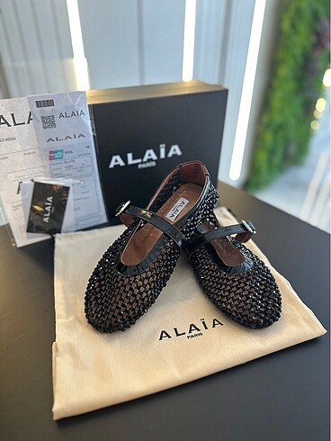 Alaïa taşlı babet