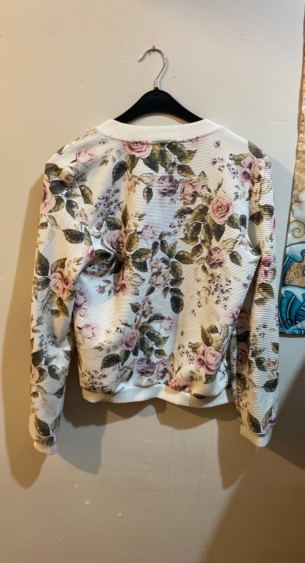 Çiçek Desenli Beyaz Kadın Ceket - Görsel 2