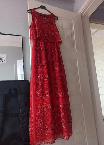 xl Beden kırmızı Renk Kırmızı uzun şifon elbise 3 4 kez giyilmistir 