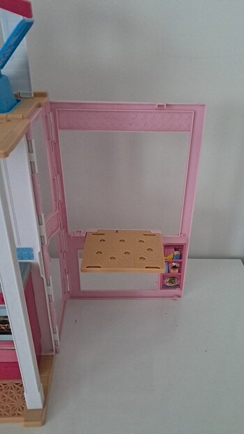  Beden Barbie evi