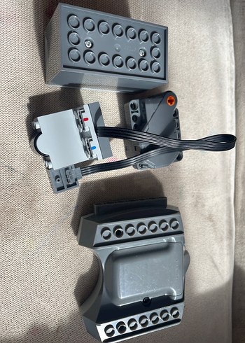 Beden Lego kumanda alıcı vs. Elektronik Parçalar