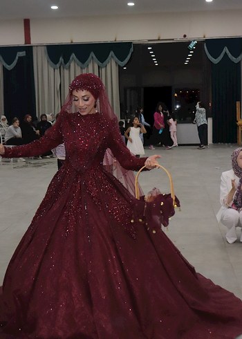 Bordo kınalık abiye tesettür - Görsel 11