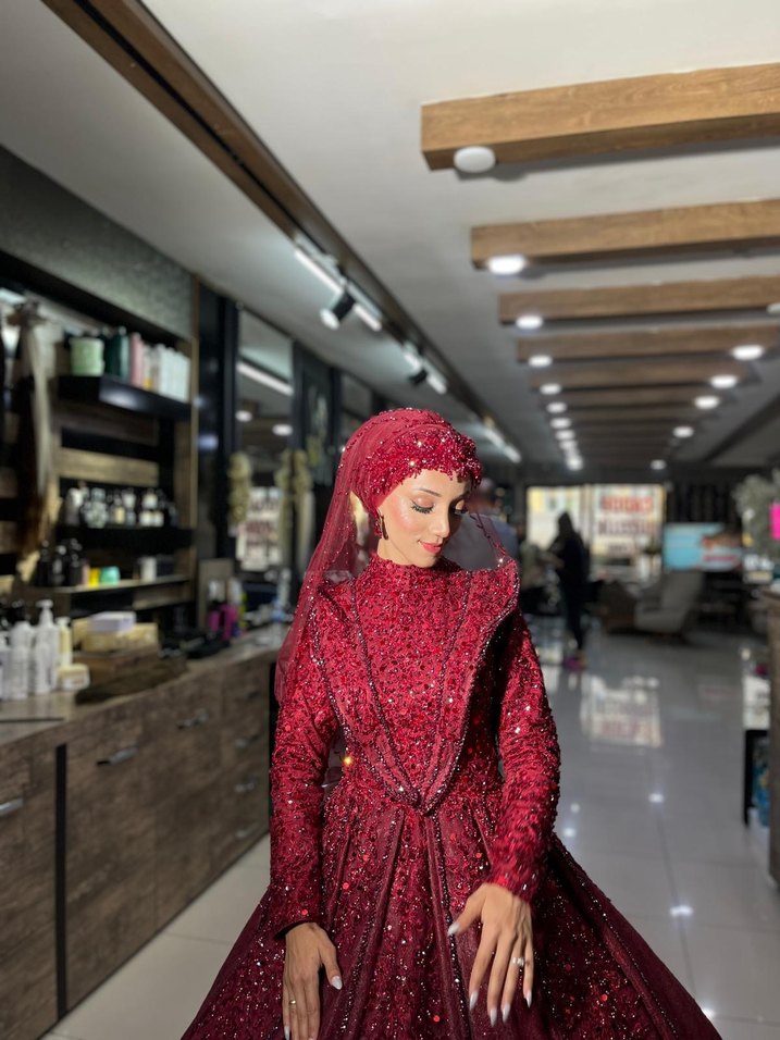 Bordo kınalık abiye tesettür - Görsel 2