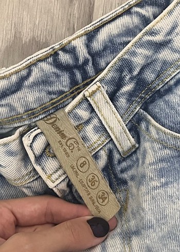 Dantel Detaylı Mini Mavi Kot Şort - Görsel 2