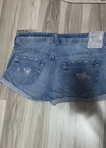 Bershka mini şort - Görsel 4