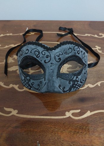 Kadın Gri Maskeli Yarım Yüz Maskesi - Görsel 2