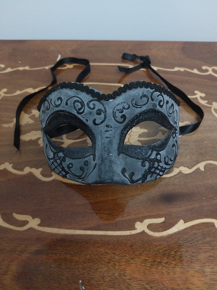 Kadın Gri Maskeli Yarım Yüz Maskesi - Görsel 2