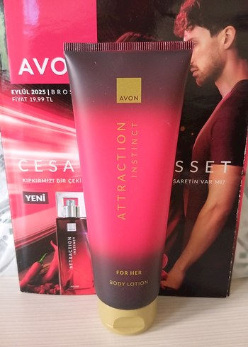 Avon Attraction Instinct Kadın Vücut Losyonu