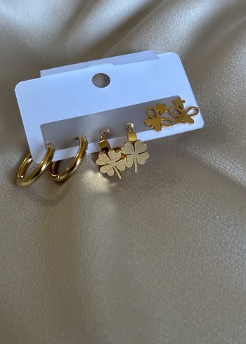 Gold Renk Mini Halka & Yonca Detaylı Çelik Küpe Seti (3 Çift) - Görsel 2