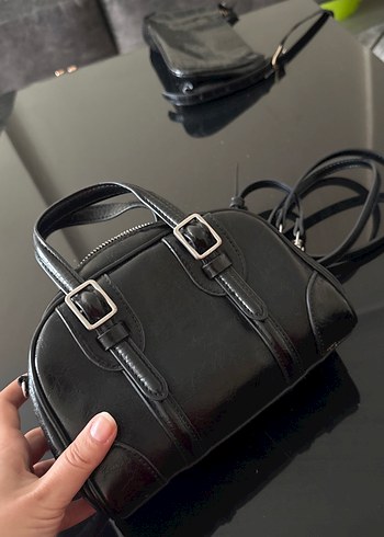 Siyah Deri Tokalı Kadın Çanta - Görsel 2