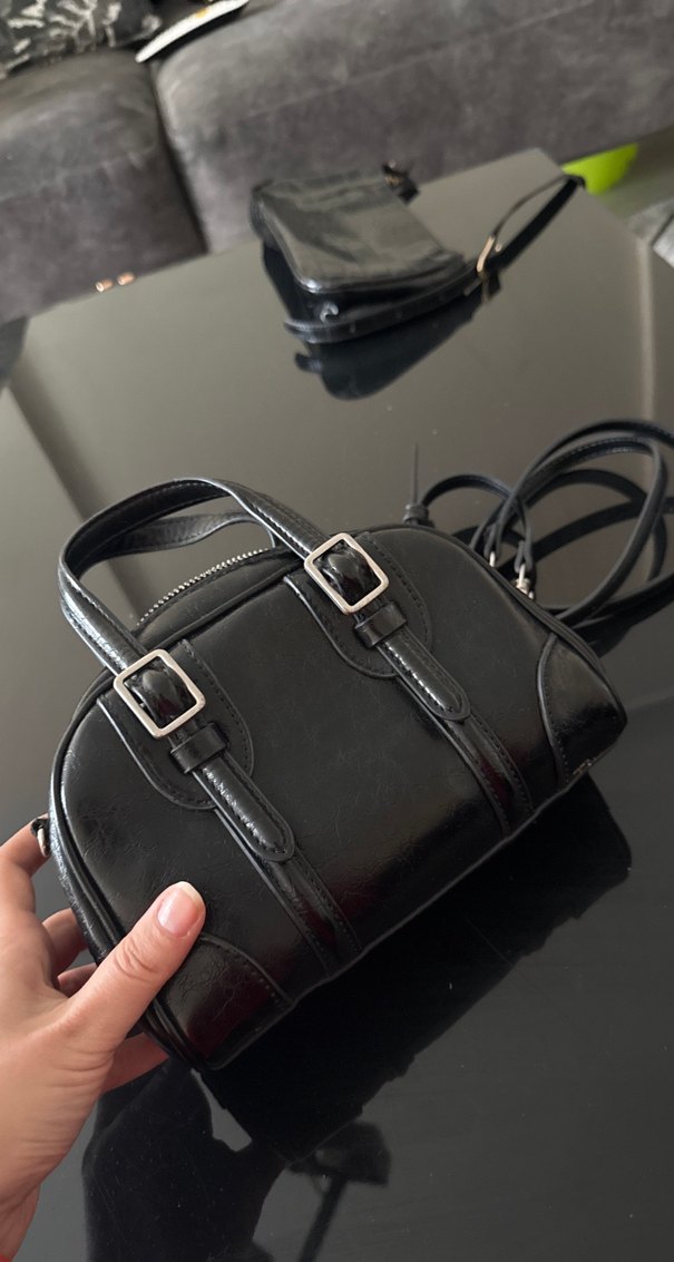 Siyah Deri Tokalı Kadın Çanta - Görsel 2
