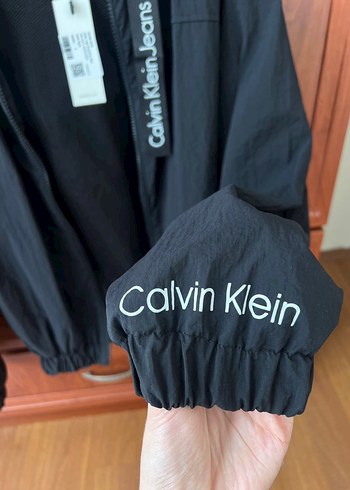 Calvin Klein Siyah yağmurluk - Görsel 2