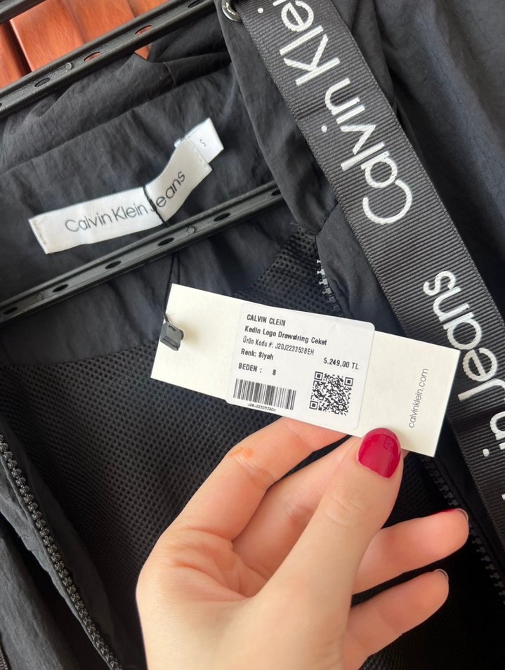 Calvin Klein Siyah yağmurluk - Görsel 5