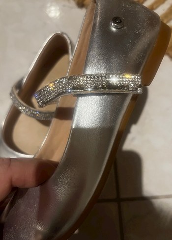 Kız Çocuk Gri Tokalı Babet Ayakkabı - Görsel 2