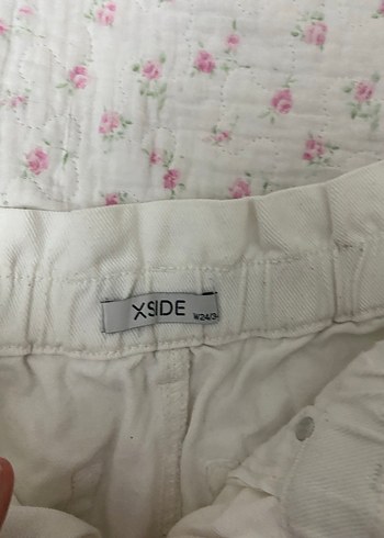 Beyaz Düğmeli Pamuklu Mini Şort - Görsel 2