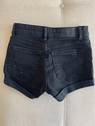 xs Beden Bershka siyah denim şort
