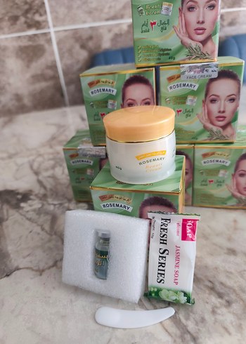 Rosemary Özü İçeren Kadın Cilt Bakım Kremi - Görsel 4
