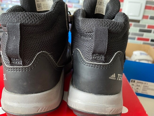 29 Beden siyah Renk Adidas terrex temiz