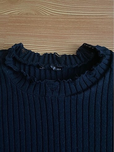 s Beden Y2K Siyah Crop Bluz