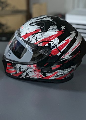 Renkli Baskılı Metal Kemerli Motosiklet Kaskı - Görsel 2