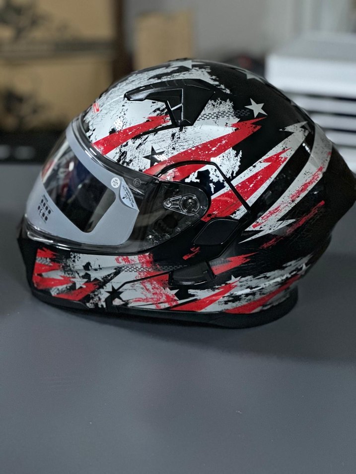 Renkli Baskılı Metal Kemerli Motosiklet Kaskı - Görsel 2