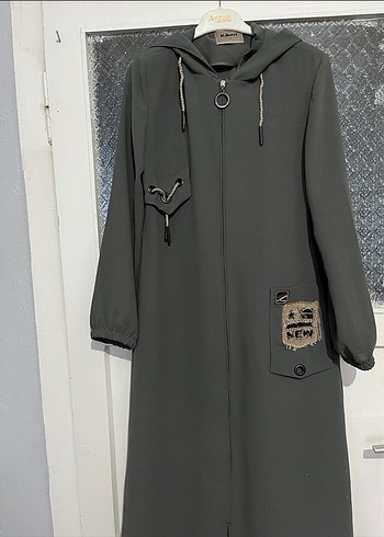 Kapüşonlu Gri Fermuarlı Kadın Yağmurluk - Görsel 3