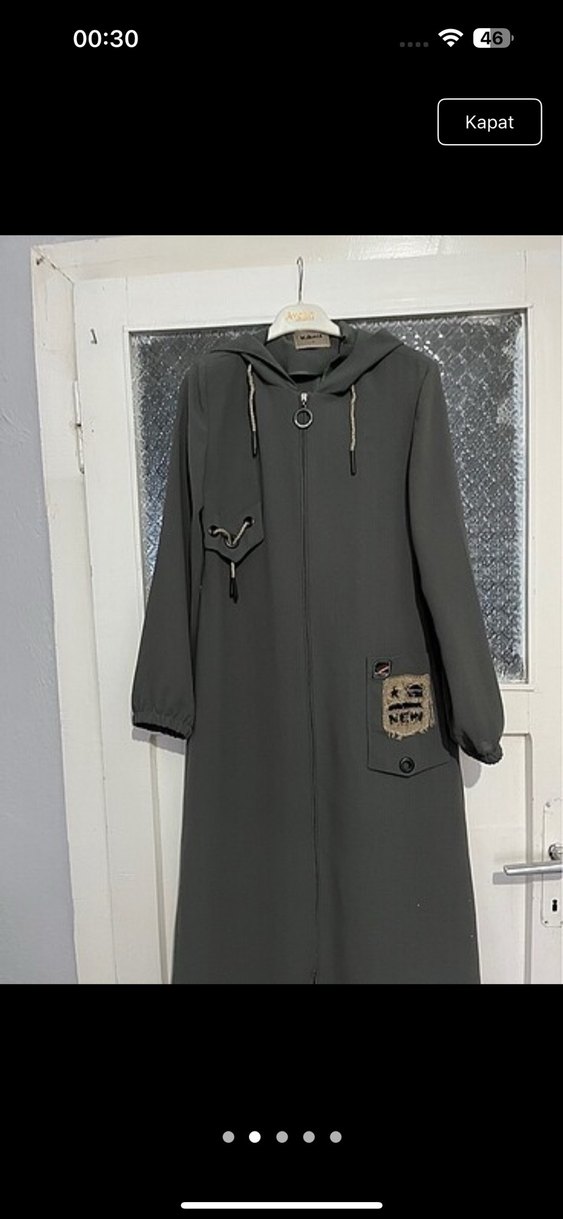 Kapüşonlu Gri Fermuarlı Kadın Yağmurluk - Görsel 4