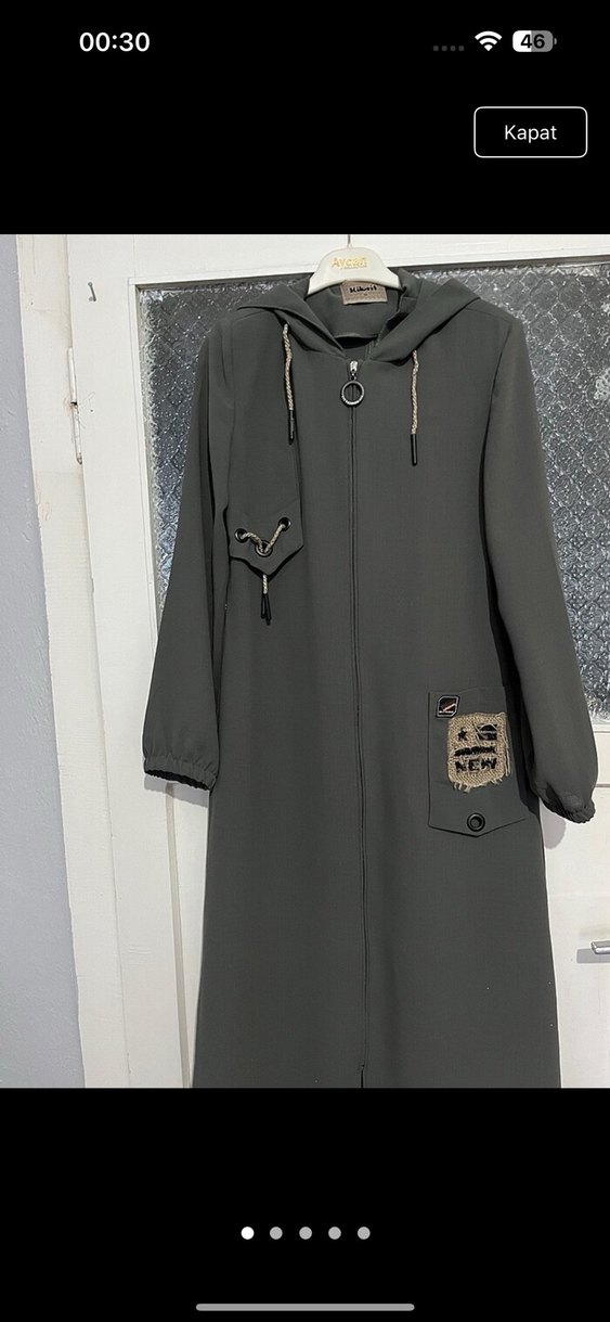 Kapüşonlu Gri Fermuarlı Kadın Yağmurluk - Görsel 3