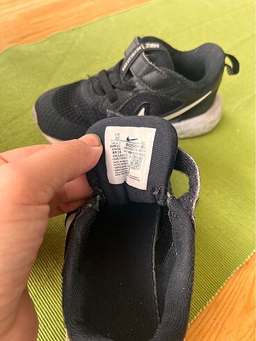 25 Beden siyah Renk Nike spor ayakkabı 25 numara