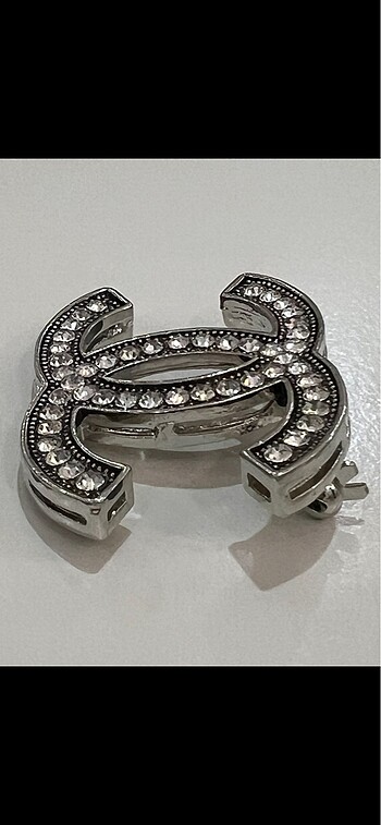 Beden Chanel zircon taşli broş