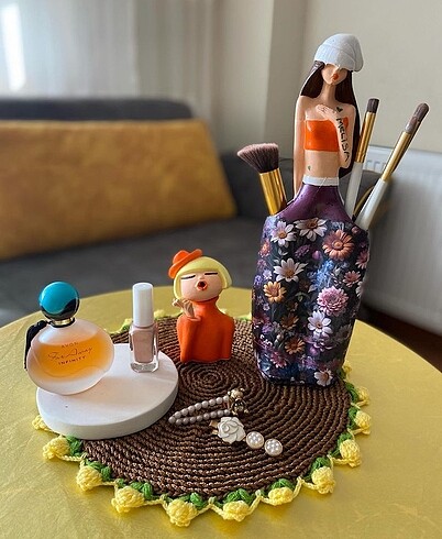 Tasarım model kalemlik ve kız tütsülük