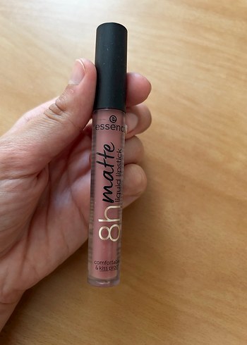 Essence 8h Matte Sıvı Ruj - Bej