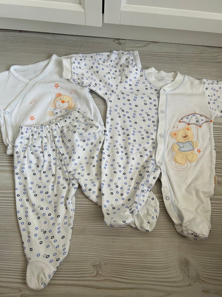Nakışlı Beyaz Pamuk Bebek Hastane Kıyafeti - Görsel 2