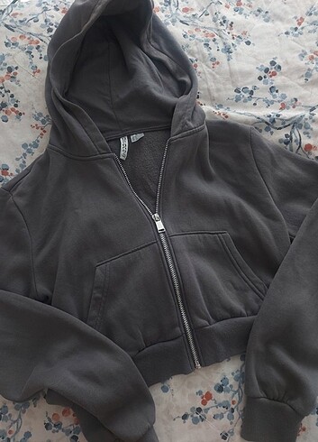 H&M HM crop kapüşonlu hırka