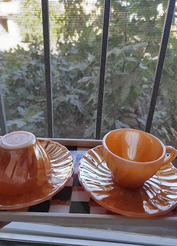 Sarı fincan takımı
