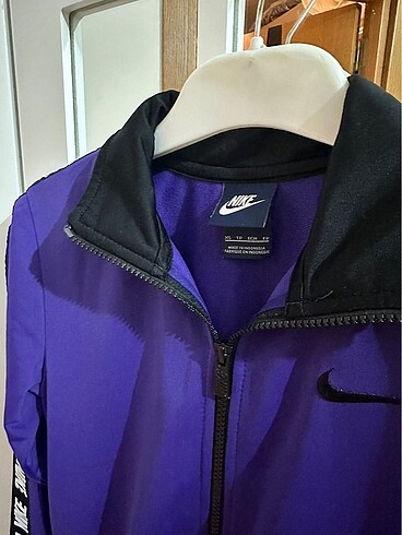 s Beden Nike hırka