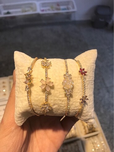 Beden Pinterest model kelepçe bileklikler gold
