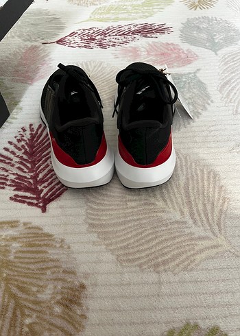 Adidas koşu ayakkabısı - Görsel 3