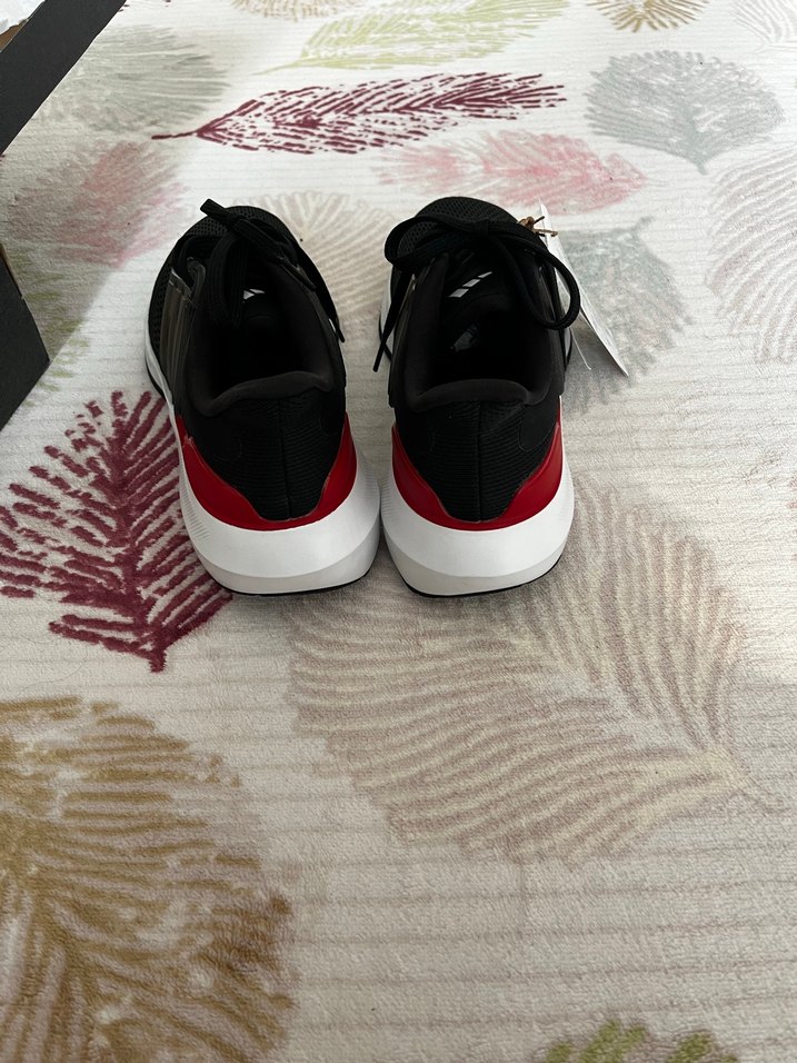 Adidas koşu ayakkabısı - Görsel 3