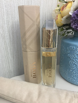 universal Beden ten rengi Renk Burberry body eau de parfum intense