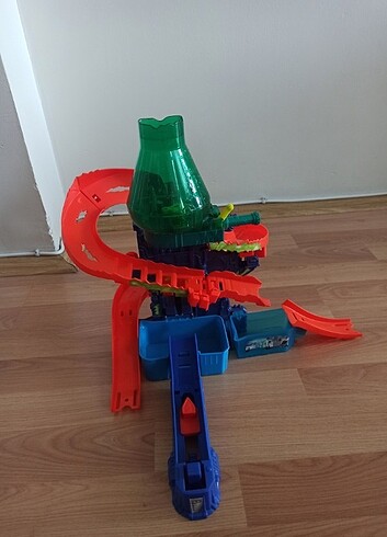 Hotwheels renk değistiren araçlar