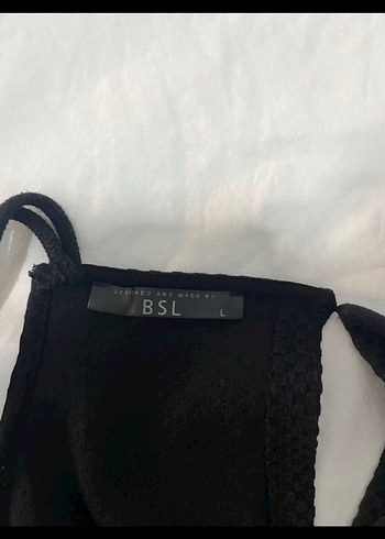 l Beden siyah Renk Siyah arkası açık bluz