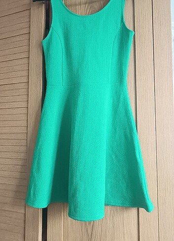 H&M marka yeşil renkli elbise 
