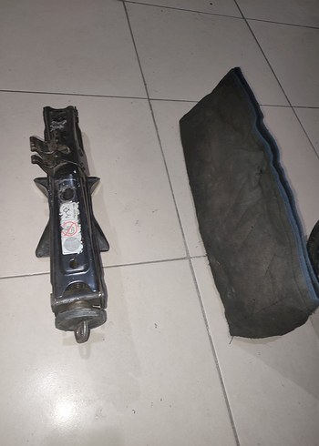 Siyah Katlanabilir Araba Krikosu detay açıklamada - Görsel 5