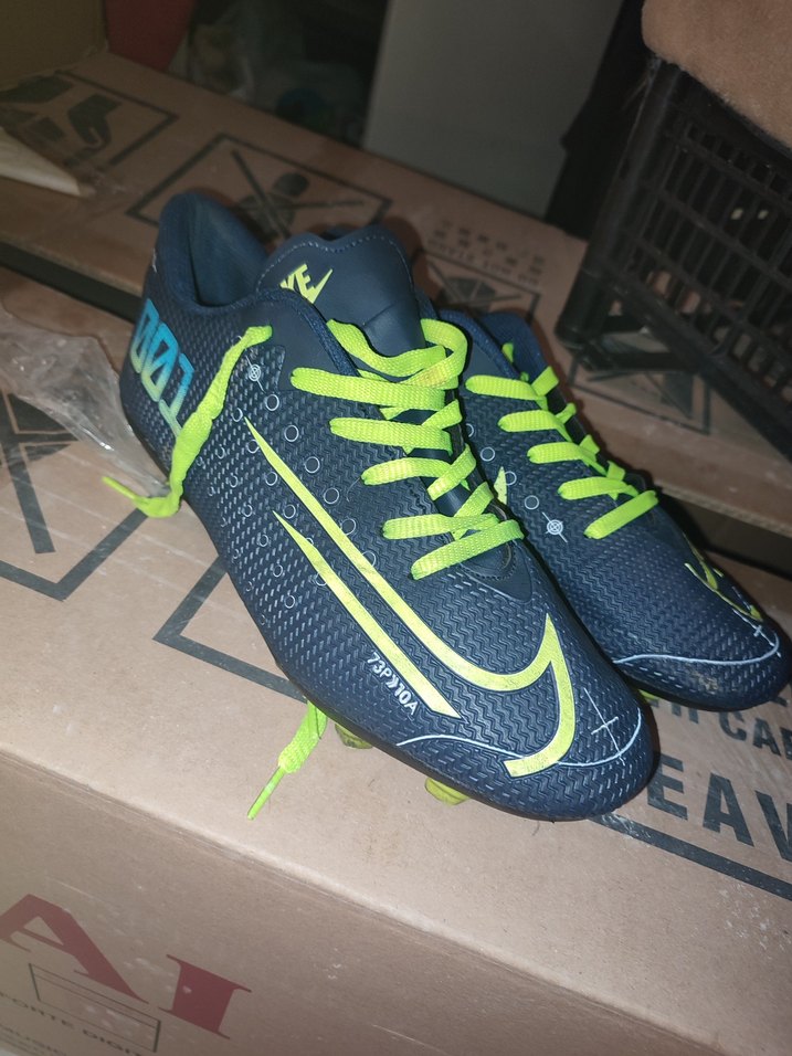 kronpon Erkek Futbol Ayakkabısı 42 numara - Görsel 3