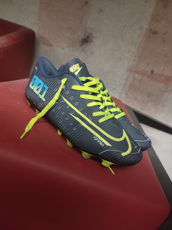 kronpon Erkek Futbol Ayakkabısı 42 numara - Görsel 4