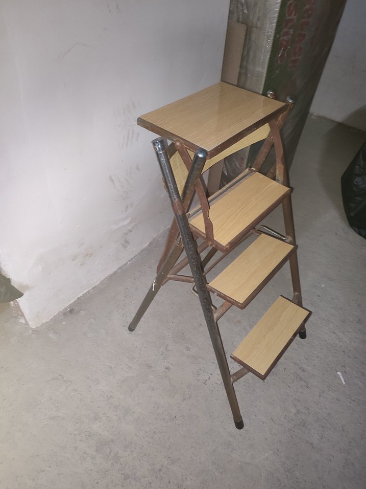 merdivene dönüşen sandalye katlanır - Görsel 2