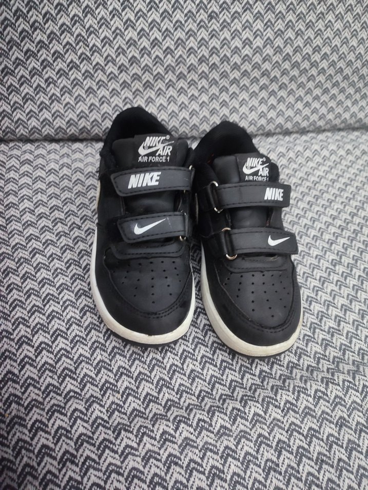 Erkek Çocuk Siyah Cırtlı Nike Spor Ayakkabısı 29 numara - Görsel 3