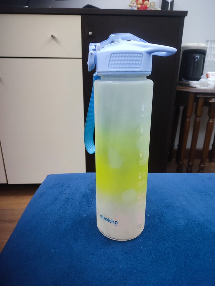 Mavi Kapaklı Renkli Su Şişesi pipetli - Görsel 4